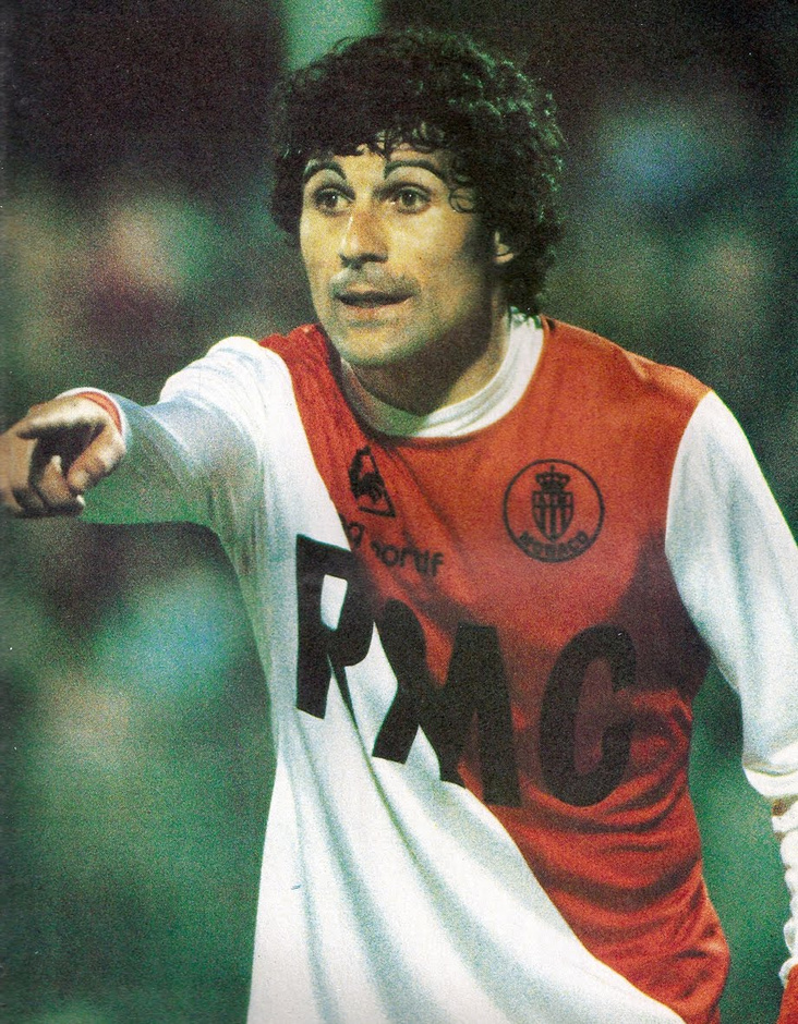  法甲榜首之争愈演愈烈，传统三强积分咬紧悬念持续